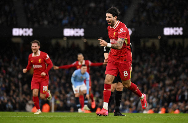 AC米蘭傳奇！范巴斯滕紅黑生涯的十大高光進(jìn)球