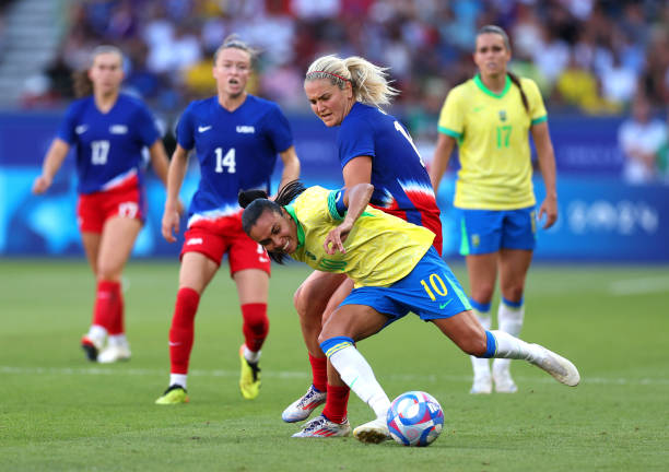 歐冠四強(qiáng)球隊(duì)盤點(diǎn)：戰(zhàn)術(shù)、球星與晉級(jí)關(guān)鍵因素