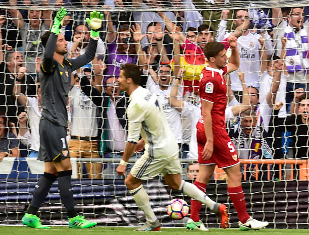 VAR時代下，邊裁舉旗被主裁推翻的比賽叫什么？