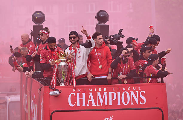 央視獨(dú)家直播：2021歐冠賽程全解析，精彩對(duì)決不容錯(cuò)過(guò)！