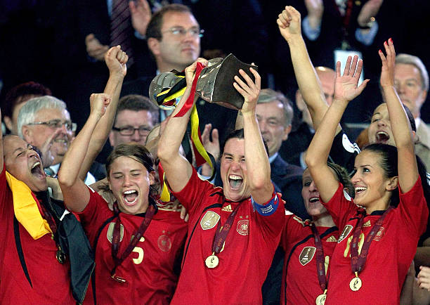 克林斯曼國米生涯回顧：從球衣號碼看其藍黑歲月