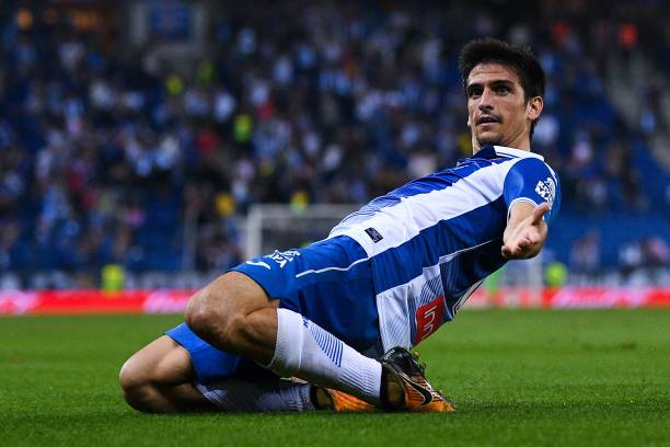 數(shù)據(jù)說話！范巴斯滕巔峰賽季的進(jìn)球效率有多恐怖？