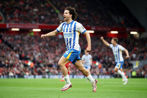 從曼聯(lián)到利雅得勝利：C羅職業(yè)生涯年薪變化全解析