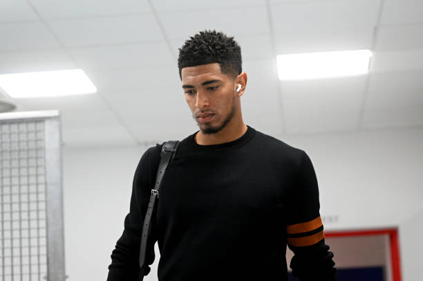 彈跳能力如何幫助C羅在禁區(qū)內(nèi)的頭球爭頂？