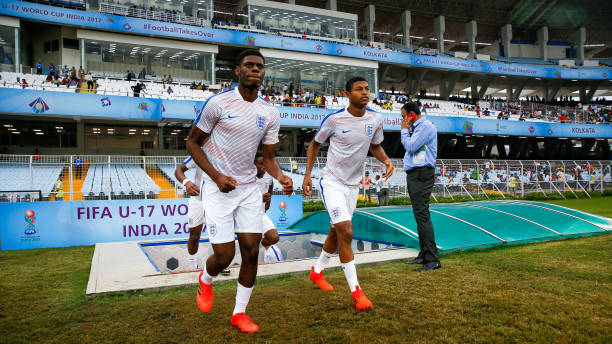 （深入其個(gè)人生活和球場之外的貢獻(xiàn)）