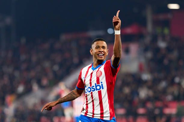 德甲24輪最佳陣容：萊萬領銜，新星閃耀，門將神撲救主