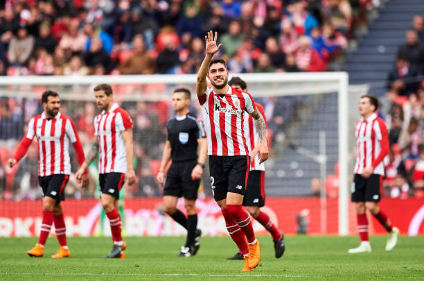 從天堂到人間：馬拉多納與那不勒斯的永恒之戀