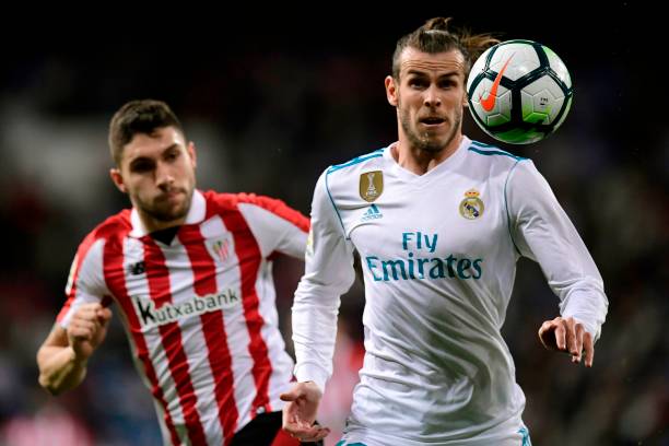 足球比賽傷停補時的背后：球員受傷、換人與VAR的影響