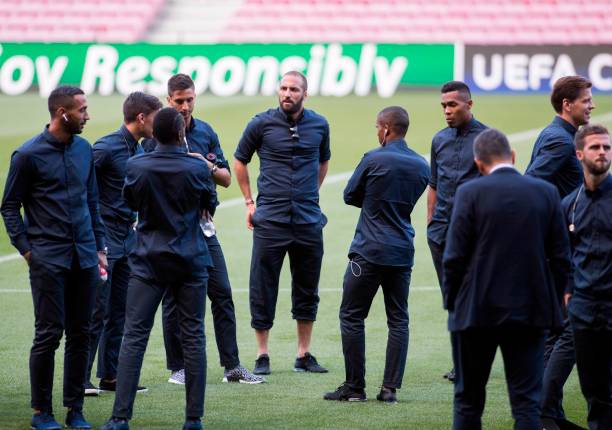 從伊布到梅西：巨星云集的巴黎為何難奪歐冠？