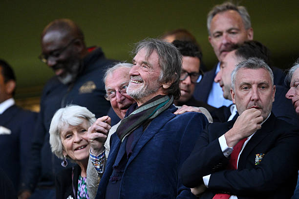 足壇兩大巨星的傳承：C羅發(fā)文致敬貝利傳奇生涯