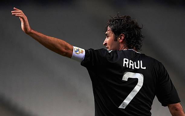 暗煞GX足球鞋深度解析：科技與設(shè)計的完美融合