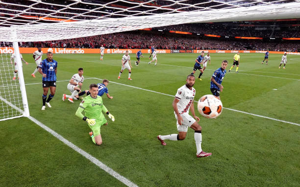 歐冠賽制圖表：小組賽積分規(guī)則與出線條件一目了然