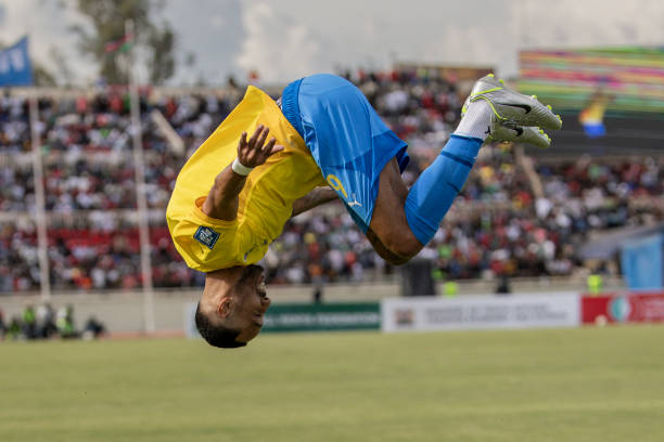 梅西過(guò)人教學(xué)：從1v1到1v5，看他如何戲耍防守