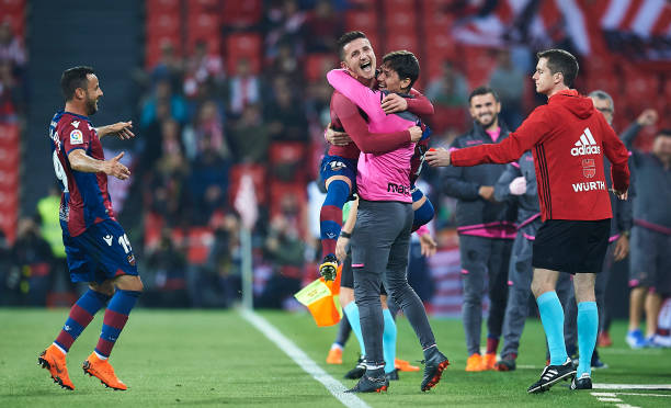 從馬拉多納到貝克漢姆：回顧10大歷史級(jí)任意球