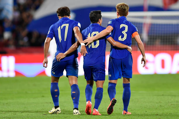 梅西過人效率的秘訣：低重心、變向還是預判？