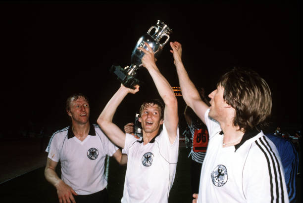 法乙積分榜前兩名如何直接晉級法甲？