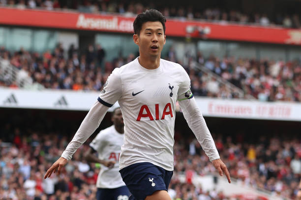 揭秘C羅未婚妻：喬治娜如何平衡母親、模特與企業(yè)家多重身份