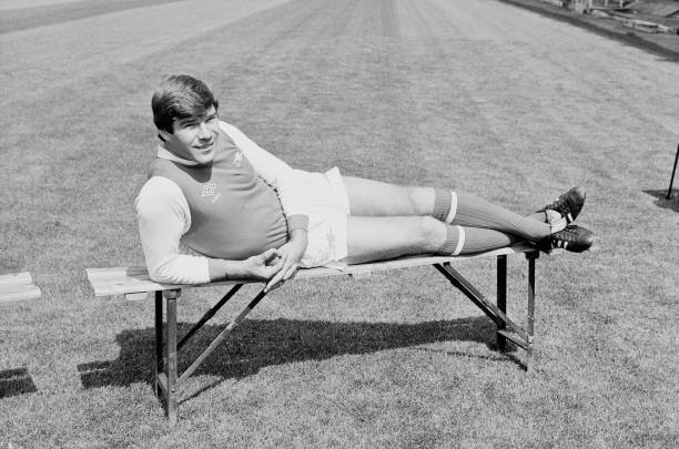 實(shí)況足球 頭球?qū)崙?zhàn)教學(xué)：如何精準(zhǔn)把握起跳時(shí)機(jī)