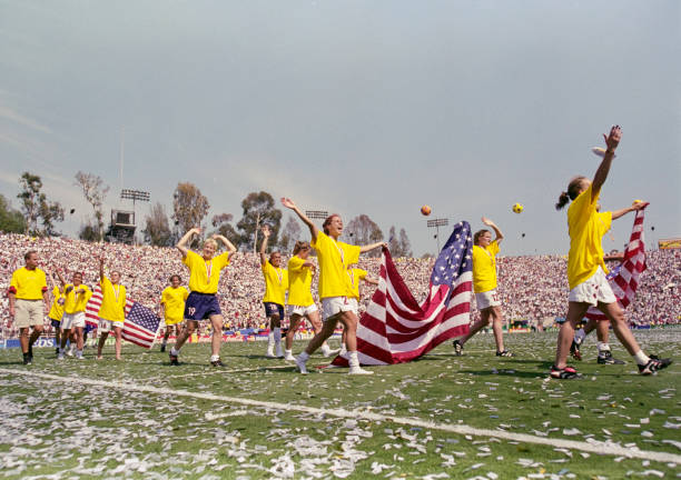 不僅僅是90分鐘：足球場外的德波民族情緒與和解