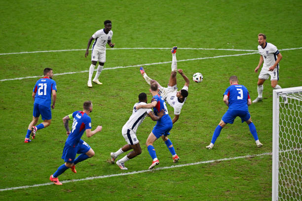 誰(shuí)能笑到最后？1617賽季西甲國(guó)家德比第33輪比分預(yù)測(cè)