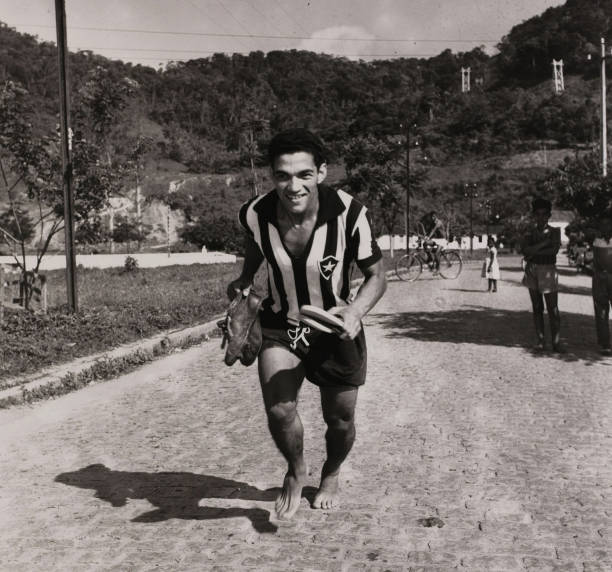 李寧足球鞋價格區(qū)間推薦：不同位置球員怎么選？