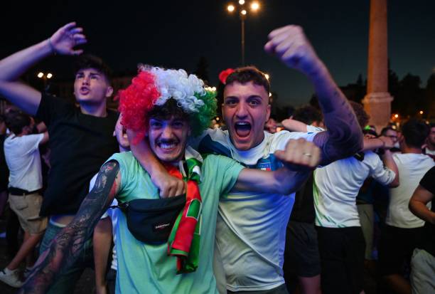 2021年全球足球?qū)嵙ε琶簜鹘y(tǒng)強(qiáng)隊(duì)與新銳勢(shì)力對(duì)比