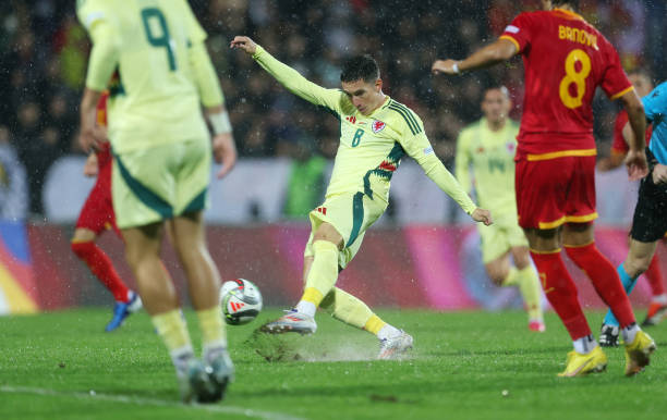 紅牌、黃牌、黑牌？盤點裁判罰球員出場的不同牌子