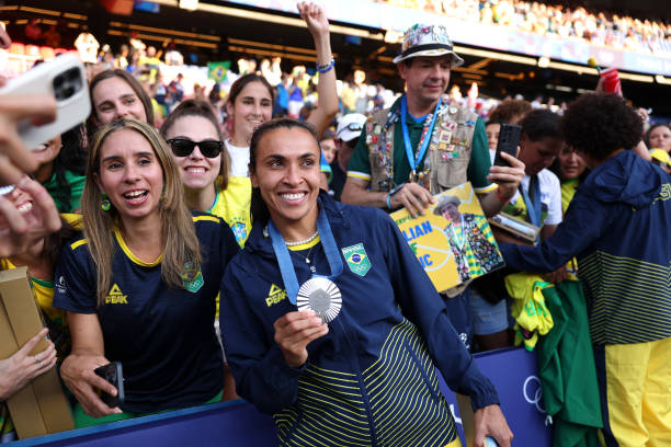 特別針對(duì)中國(guó)球迷，提供時(shí)區(qū)轉(zhuǎn)換后的友好時(shí)間