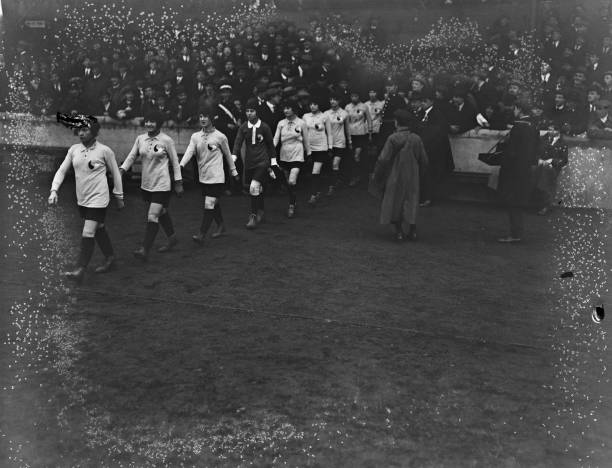 足球比賽冷門(mén)分析：如何識(shí)別潛在爆冷場(chǎng)次？