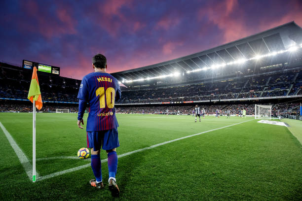 尤西比奧在國(guó)家隊(duì)和俱樂(lè)部分別踢什么位置？