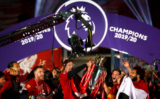 尼斯客場挑戰(zhàn)里昂：法甲聯(lián)賽中的戰(zhàn)術博弈與懸念