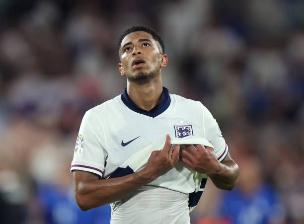 歐冠決賽獨(dú)家解說(shuō)：哪個(gè)平臺(tái)的解說(shuō)陣容更值得看？