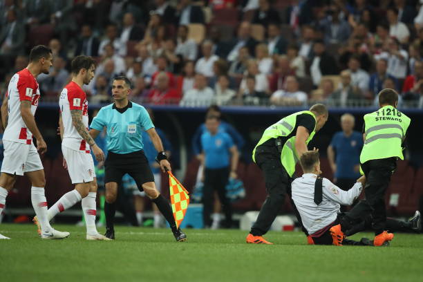 間接任意球位置與防守布置的關(guān)聯(lián)性分析