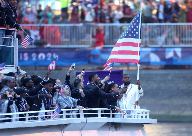 奧運(yùn)會(huì)乒乓球規(guī)則中的器材要求：球拍與球的標(biāo)準(zhǔn)