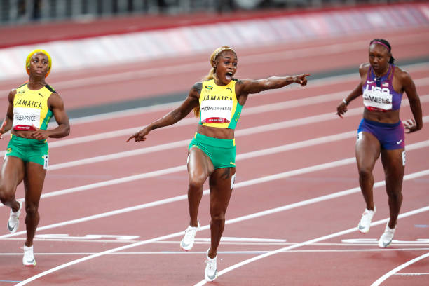 跟著學(xué)畫(huà)冰墩墩：冬奧會(huì)吉祥物的詳細(xì)繪畫(huà)步驟