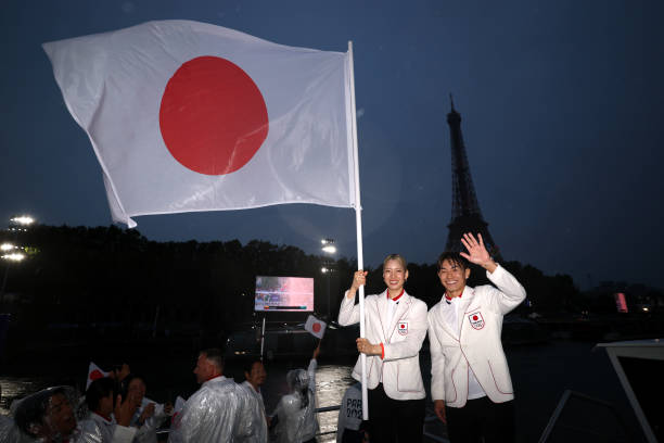 歷屆奧運(yùn)會(huì)足球裁判員的經(jīng)典判罰回顧