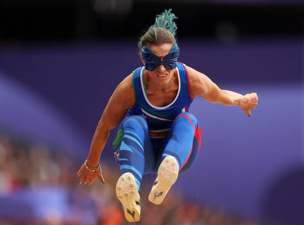 輕便又耐用！適合學(xué)生的短跑鞋品牌推薦