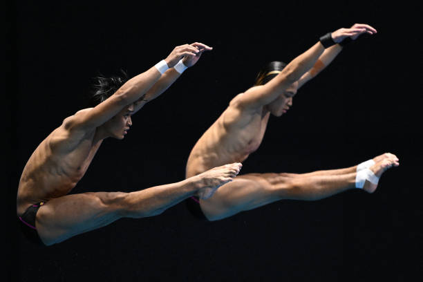 吳敏霞騰訊微博更新動態(tài)，分享新書推薦與閱讀心得。