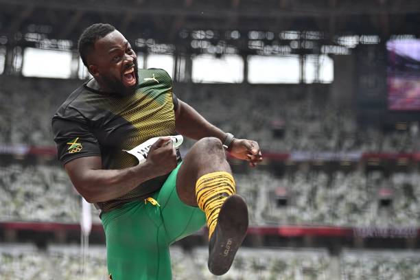 菲爾普斯與其他游泳名將相比如何？