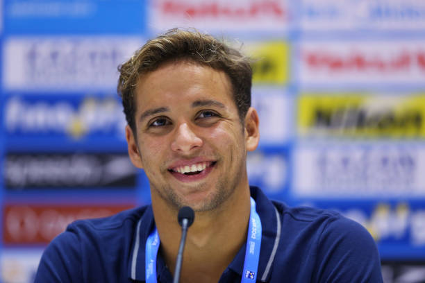 陳芋汐父母罕見曝光！一家三口溫馨合影首次公開