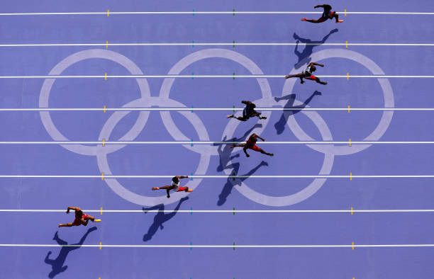 從泳池到開放水域：救生員跳水動作的適應(yīng)性訓(xùn)練