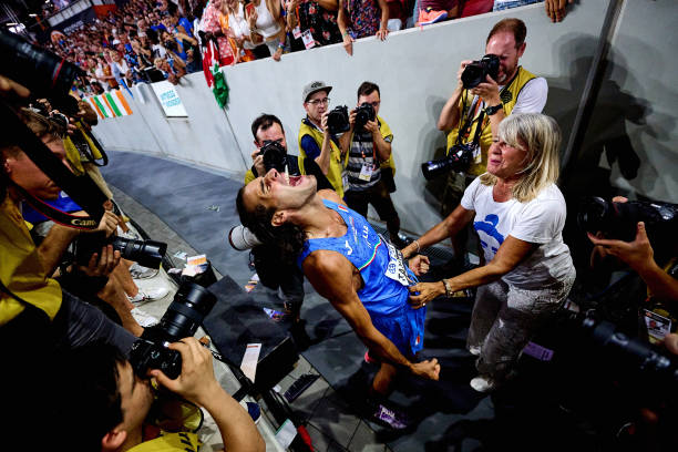 吳敏霞2004年雅典奧運(yùn)會(huì)首秀：跳水新星的誕生