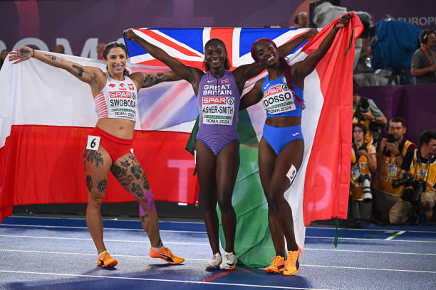 大學(xué)跳遠(yuǎn)運(yùn)動(dòng)員的訓(xùn)練與成績提升：如何突破個(gè)人最佳？