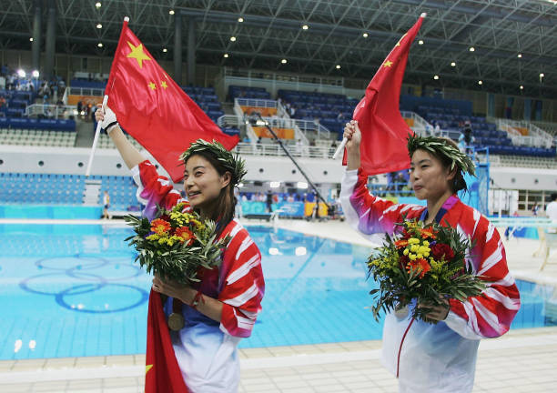 菲爾普斯與萊德基：男女游泳傳奇的跨性別對比
