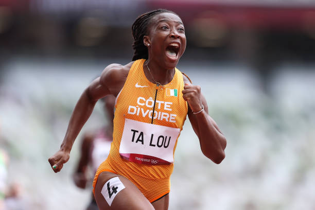 重溫經(jīng)典！伏明霞奧運跳水奪冠精彩瞬間