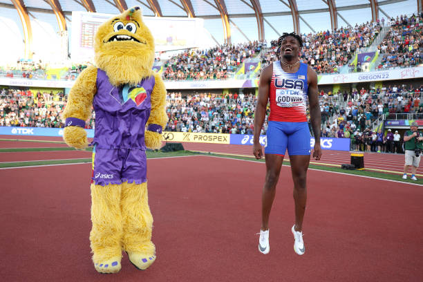陳芋汐帥氣照片特輯：捕捉冠軍的自信與光芒