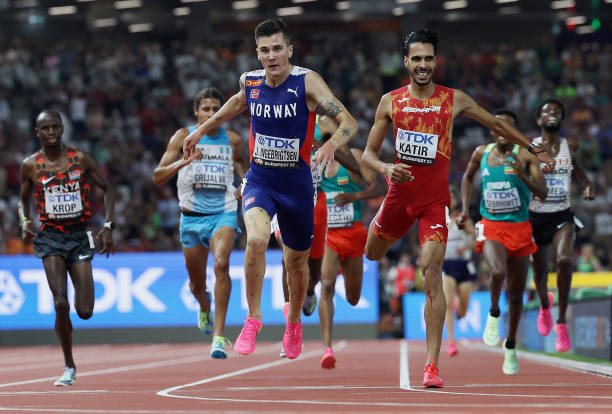 男子跳高世界紀錄是多少？張國偉的個人最佳成績對比