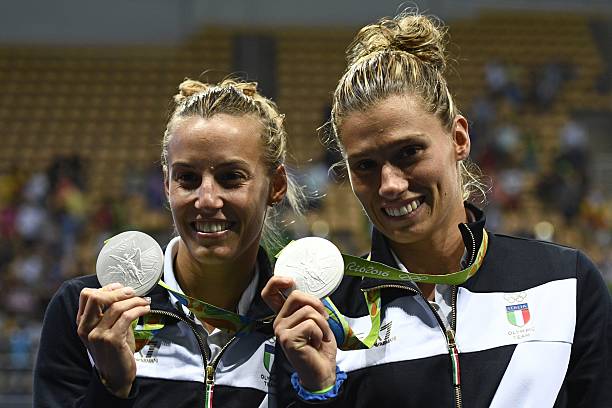 寧澤濤領(lǐng)銜中國游泳隊4x100米接力奪冠，視頻見證歷史時刻