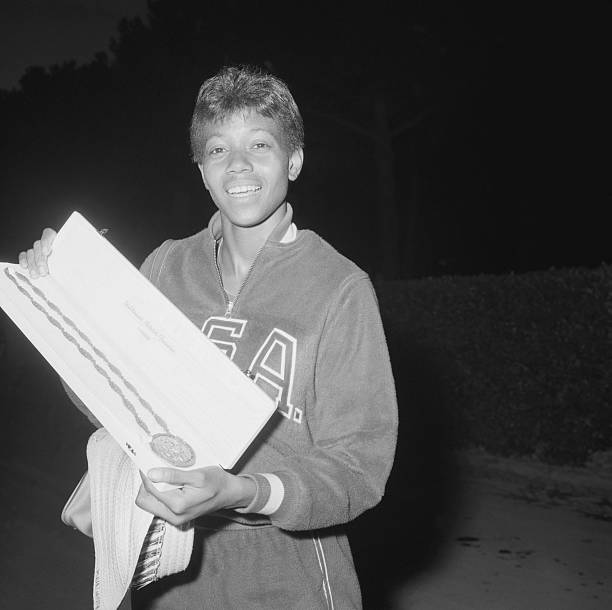 伏明霞與丈夫的愛情長跑：從相識到相守的甜蜜歷程