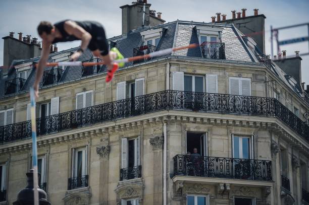 吳敏霞郭晶晶的跳水動作：力量與柔美的結(jié)合